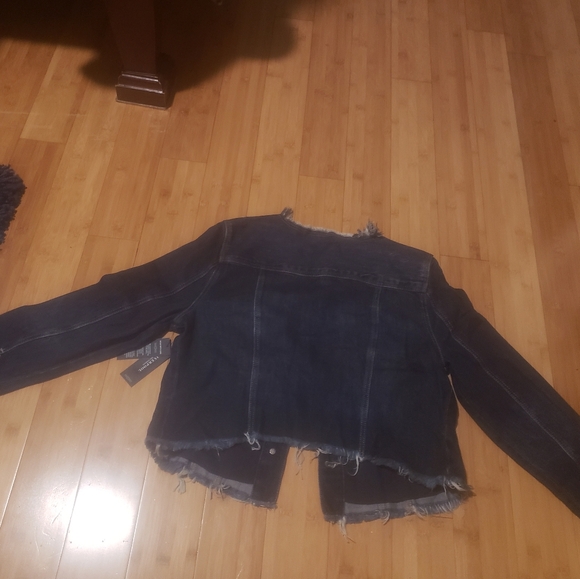 NWT Women's Liverpool Frayed Denim Jacket - Picture 5 of 5